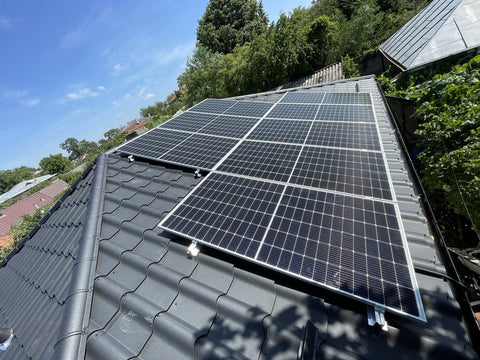 Panouri fotovoltaice pe acoperiș de țiglă, Vaslui